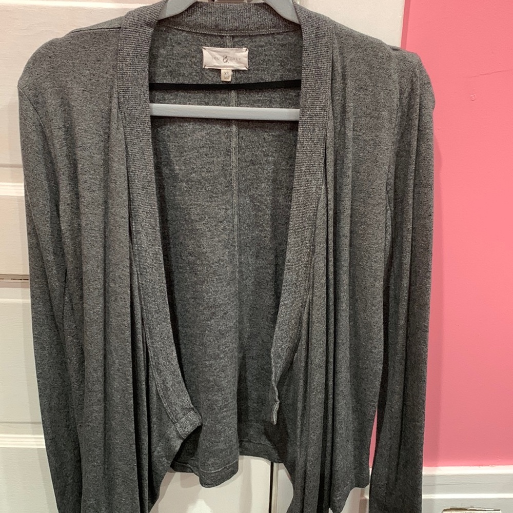 I am selling my the clothes that I don’t use anymore more, to donate to families